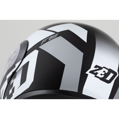 ECE 22.06 chin guard helmet with anti-fog visor and micrometric closure.