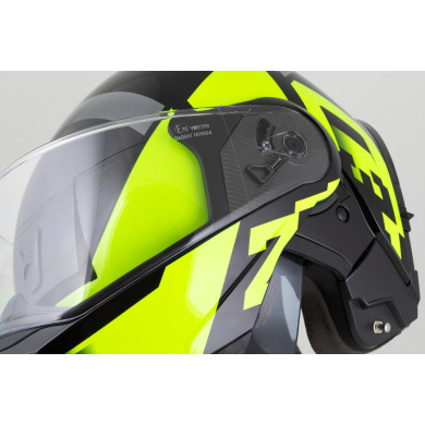 ECE 22.06 chin guard helmet with anti-fog visor and micrometric closure.