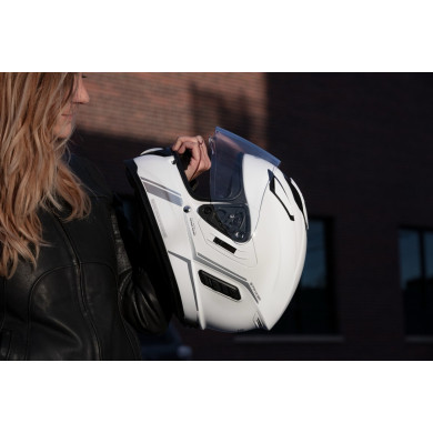 SENA Stryker – kask z interkomem Mesh i Harman Kardon