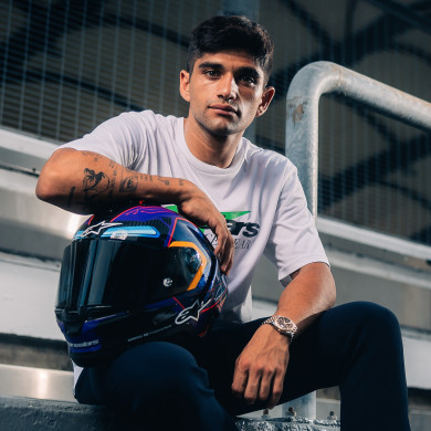 Alpinestars R10 Martinator - FIM ECE 22.06 karbonszálas teljes arcú bukósisak.
