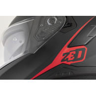 Kask integralny ZED K40 czarno-czerwony mat – detal grafiki ZED